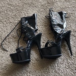 Pleaser Women's Delight-600-38 B Ankle Boot Size 8